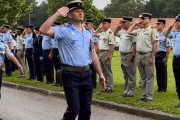 Le droitier yang… Oui mon lieutenant-colonel !